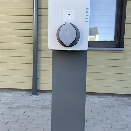 Cozy Sunny House In Kunigiskes Дом отдыха