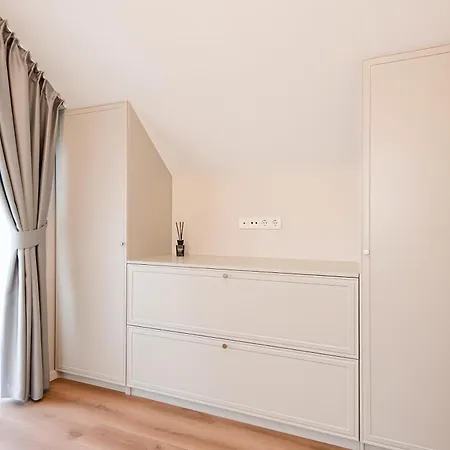 Cozy Sunny House In Kunigiskes Дом отдыха