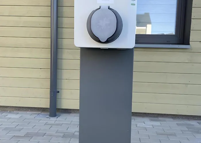 Cozy Sunny House In Kunigiskes Holiday home